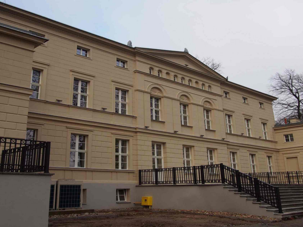 Alternatywna koncepcja i przykład z Rakoniewic. Co nowego wiemy ws. remontu pałacu w Nekli?