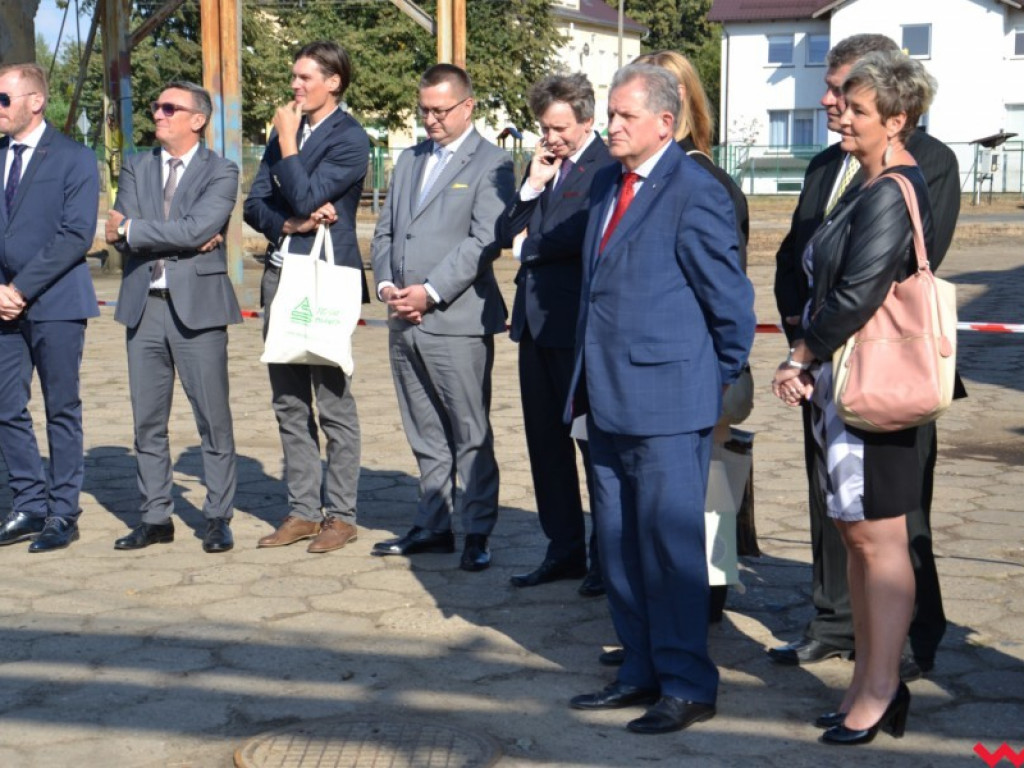 Podpisano akt erekcyjny pod budowę nowej hali Sklejek