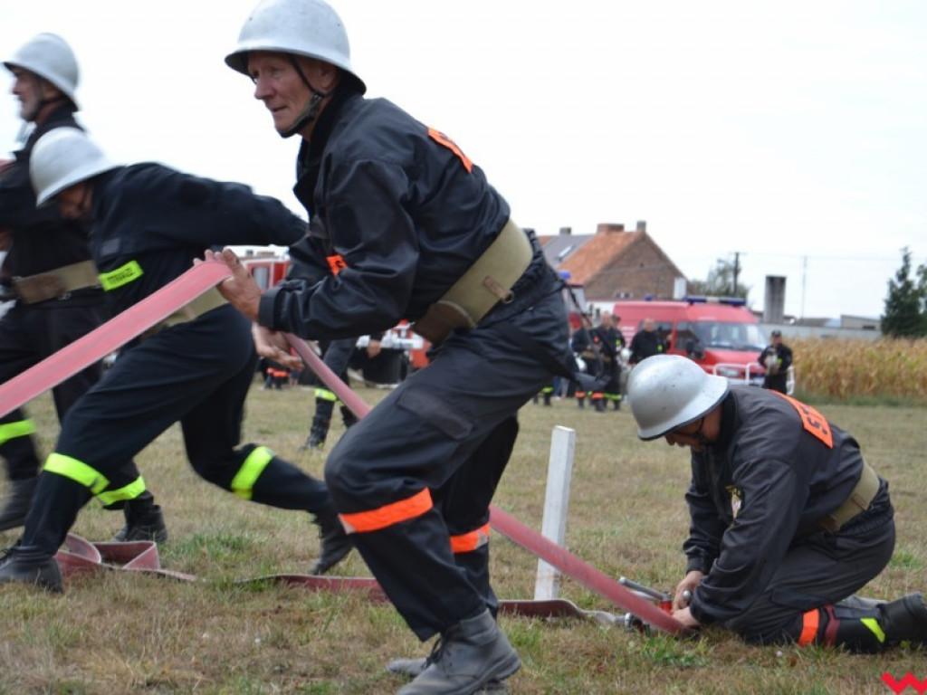 Strażaccy oldboje pokazali co potrafią. Puchar pojechał do Pięczkowa