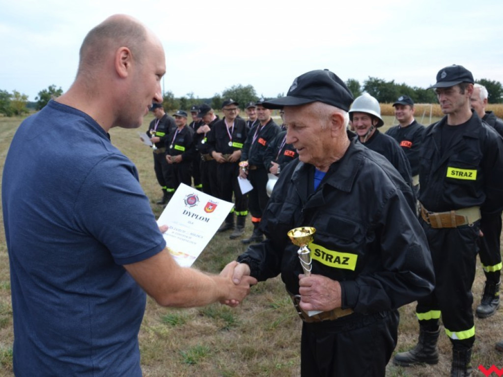 Strażaccy oldboje pokazali co potrafią. Puchar pojechał do Pięczkowa