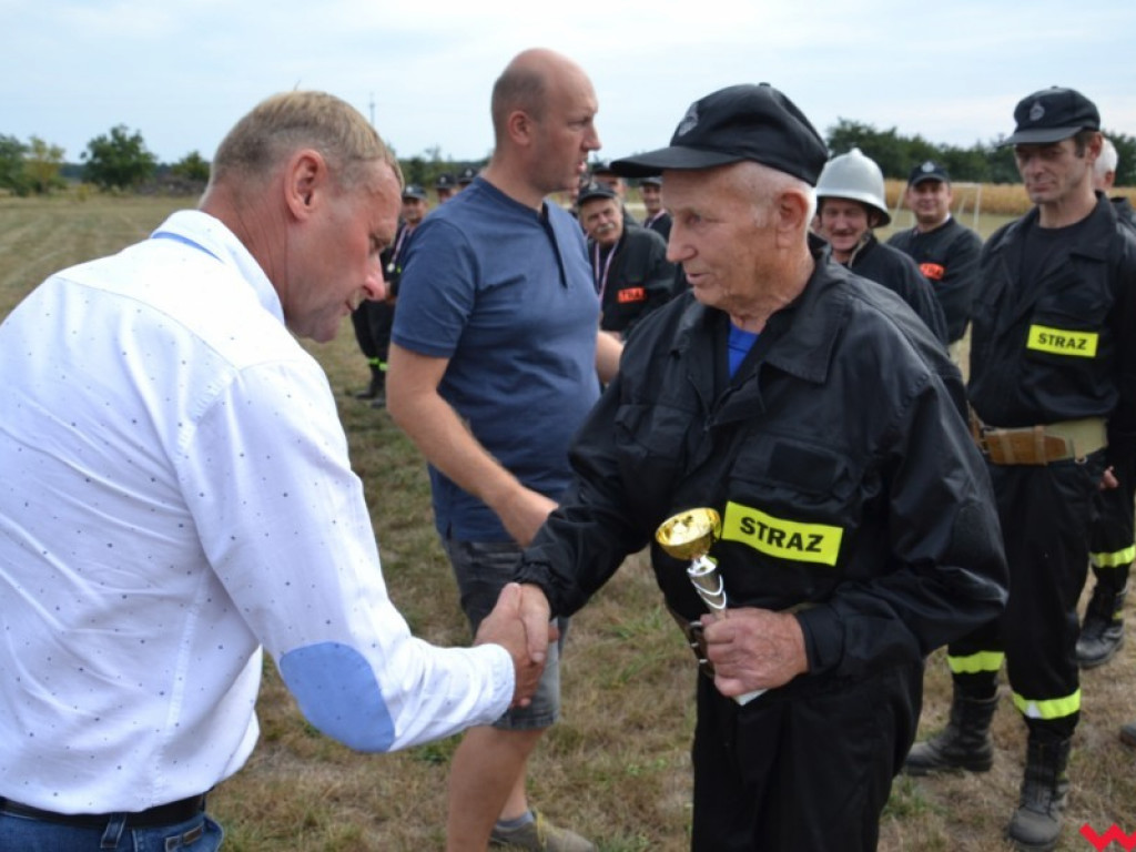 Strażaccy oldboje pokazali co potrafią. Puchar pojechał do Pięczkowa