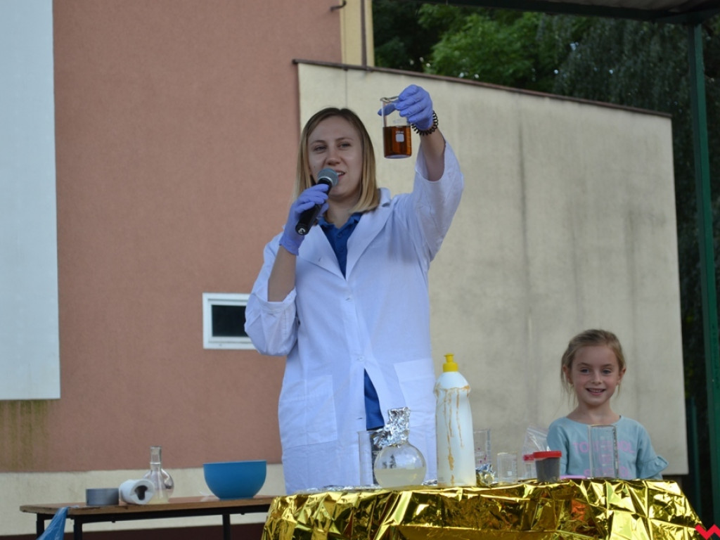 Tak powinny wyglądać lekcje w szkole! Tłumy na pikniku naukowym