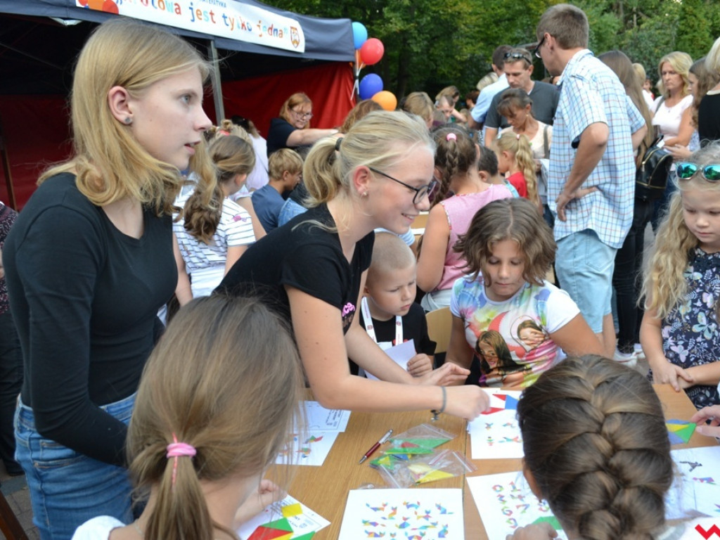 Tak powinny wyglądać lekcje w szkole! Tłumy na pikniku naukowym