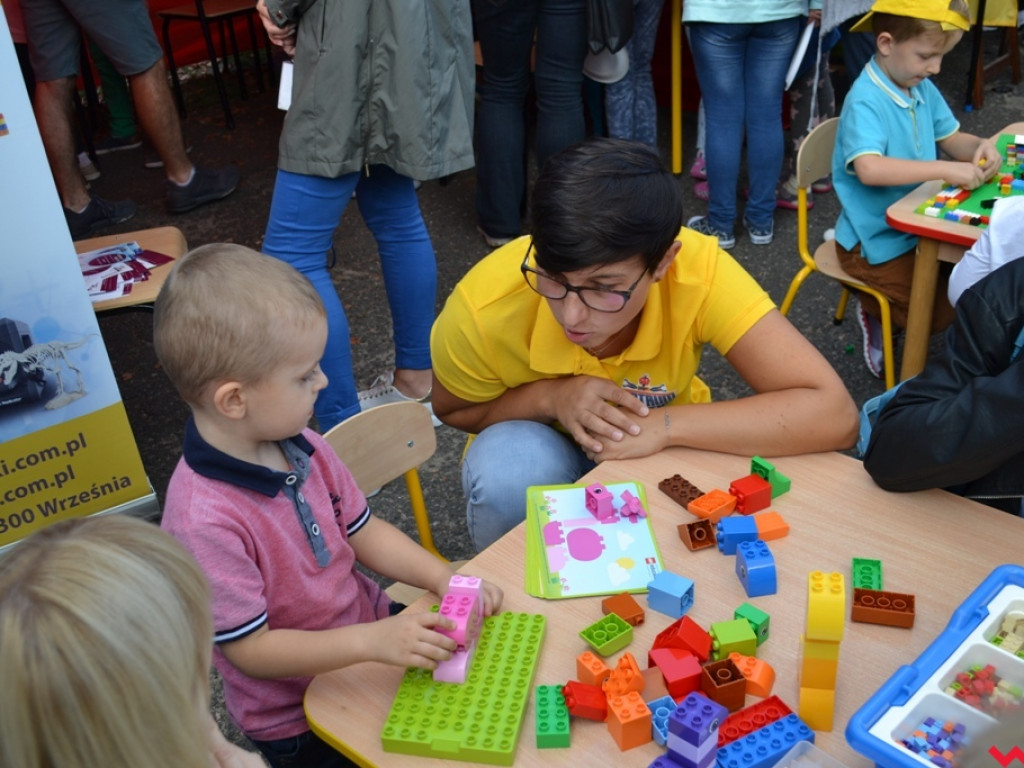Tak powinny wyglądać lekcje w szkole! Tłumy na pikniku naukowym