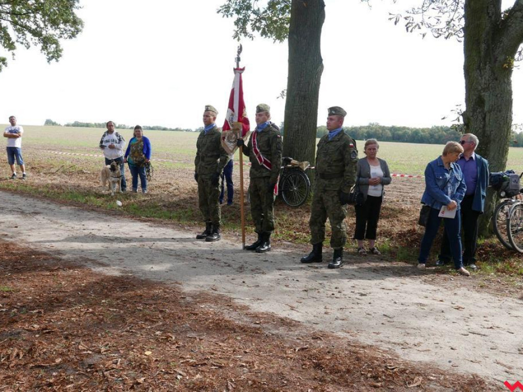 75 lat minęło od zrzutu broni w Janowie. Władze samorządowe upamiętniły rocznicę
