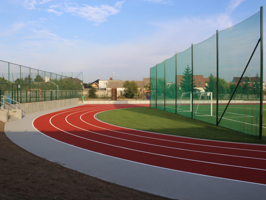 Budowa lekkoatletycznego obiektu w Nekli dobiegła końca. Jutro uroczyste otwarcie