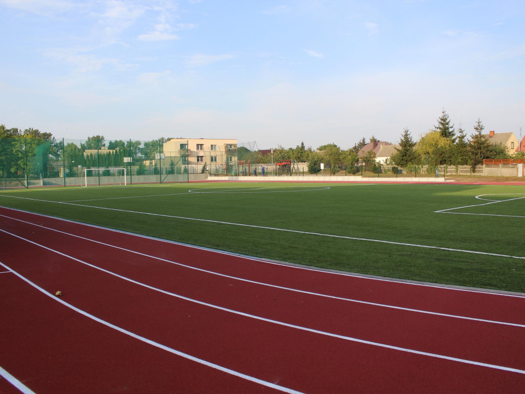 Budowa lekkoatletycznego obiektu w Nekli dobiegła końca. Jutro uroczyste otwarcie