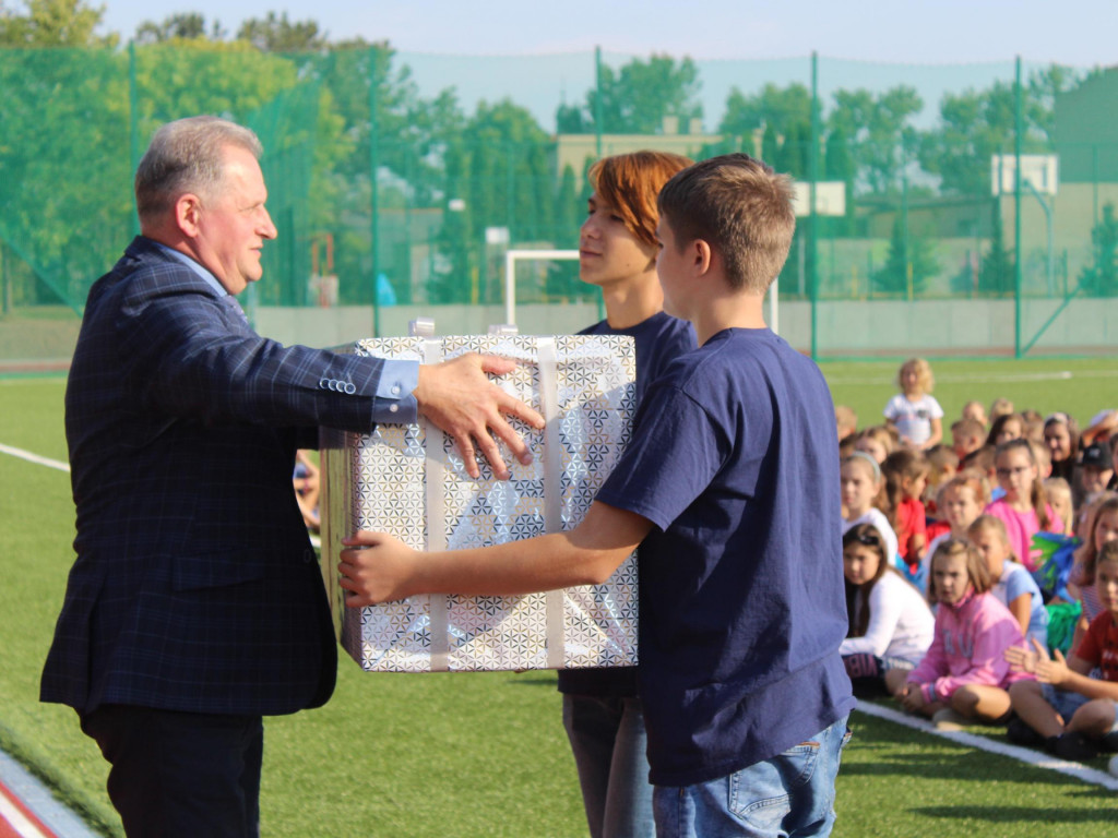 Stadion lekkoatletyczny w Nekli oddany do użytku. To drugi taki obiekt w powiecie