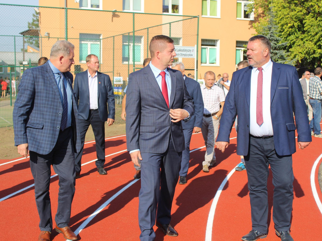 Stadion lekkoatletyczny w Nekli oddany do użytku. To drugi taki obiekt w powiecie