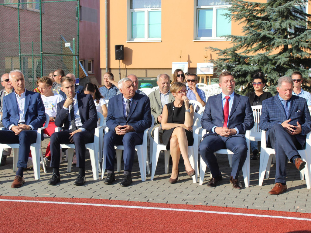 Stadion lekkoatletyczny w Nekli oddany do użytku. To drugi taki obiekt w powiecie