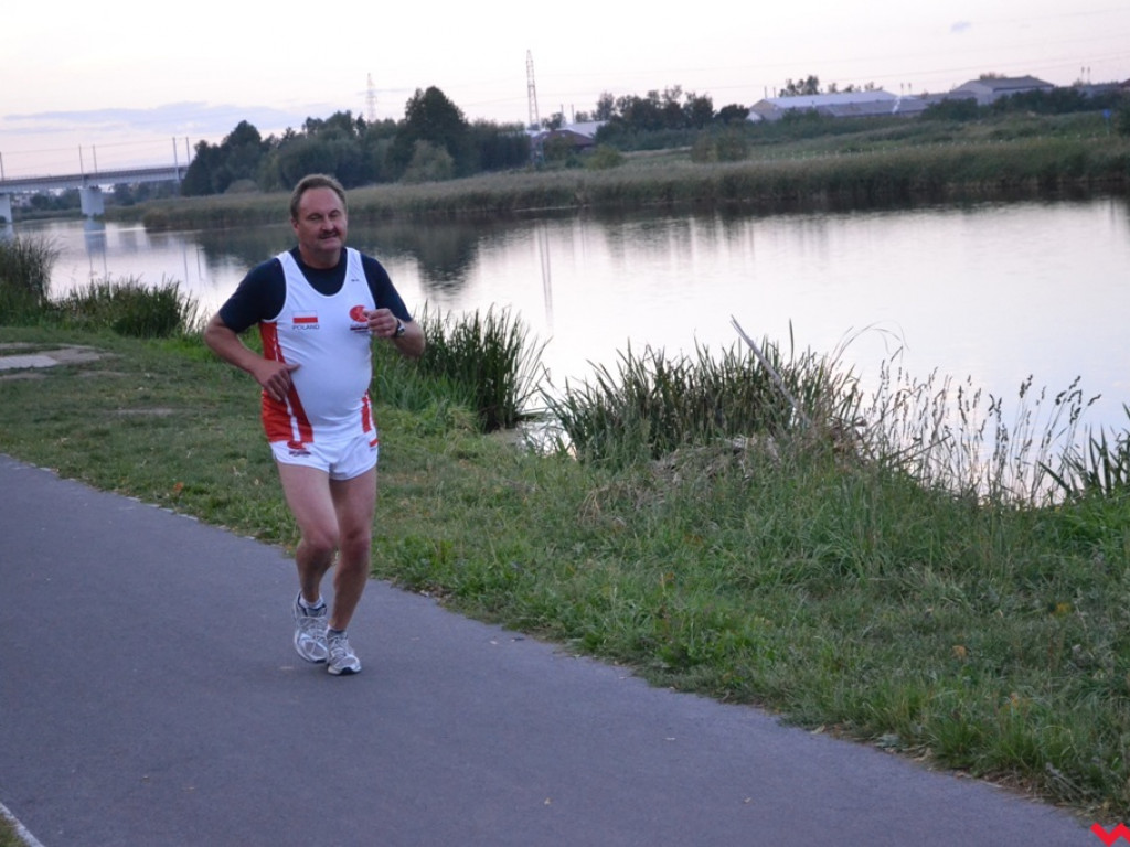 24 godziny wokół zalewu. Biegowa akcja Night Runners i Pomagam Aktywnie