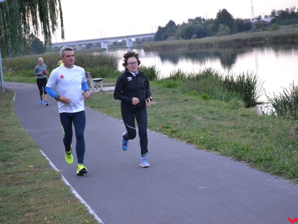 24 godziny wokół zalewu. Biegowa akcja Night Runners i Pomagam Aktywnie