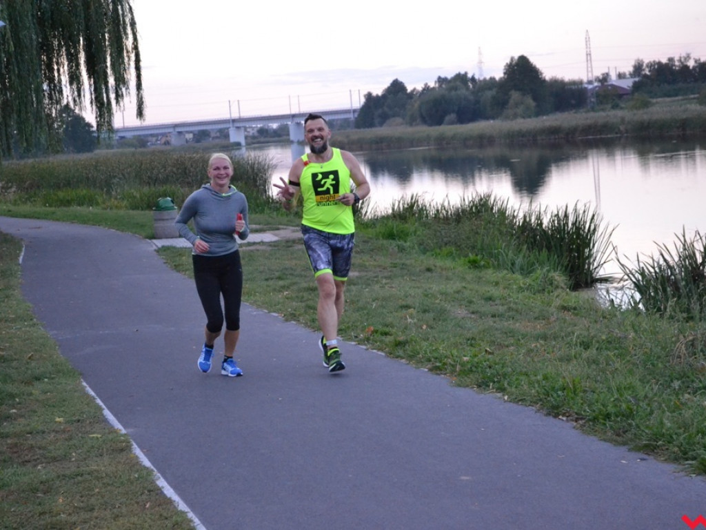 24 godziny wokół zalewu. Biegowa akcja Night Runners i Pomagam Aktywnie