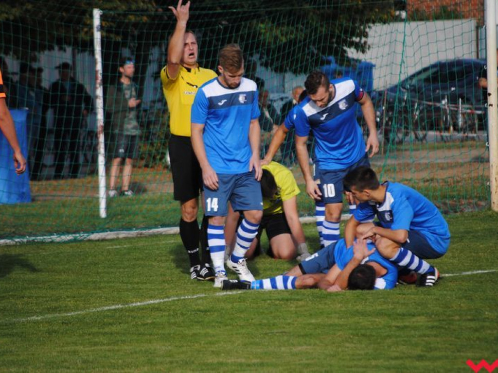 Ciekawy mecz na boisku w Orzechowie. Sparta-Sklejka lepsza w derbach od Orlika