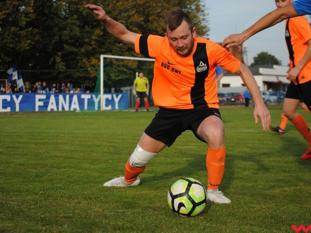 Ciekawy mecz na boisku w Orzechowie. Sparta-Sklejka lepsza w derbach od Orlika