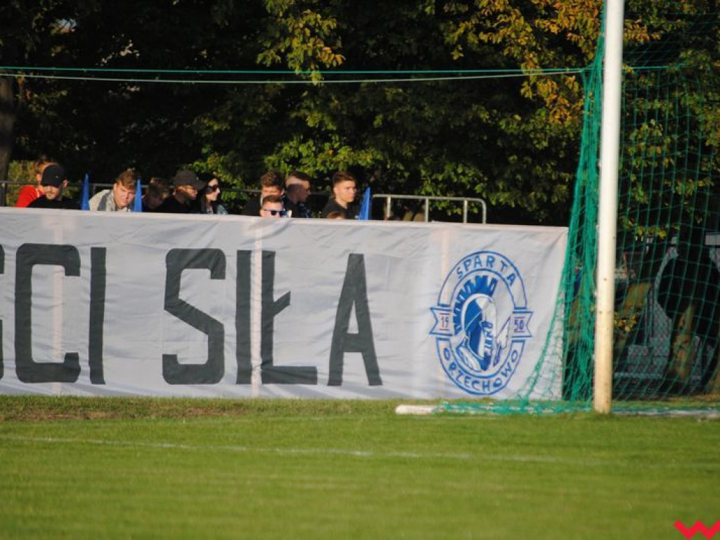 Ciekawy mecz na boisku w Orzechowie. Sparta-Sklejka lepsza w derbach od Orlika