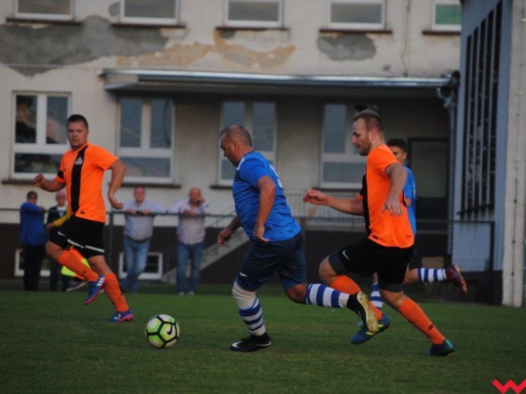 Ciekawy mecz na boisku w Orzechowie. Sparta-Sklejka lepsza w derbach od Orlika