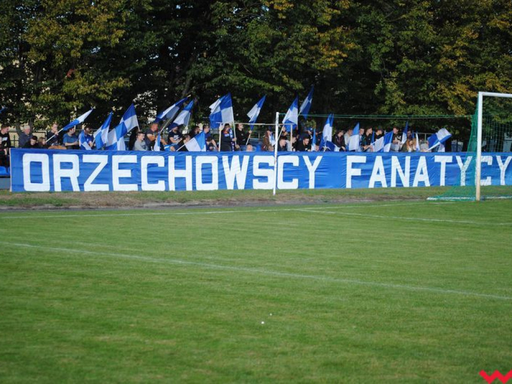 Ciekawy mecz na boisku w Orzechowie. Sparta-Sklejka lepsza w derbach od Orlika
