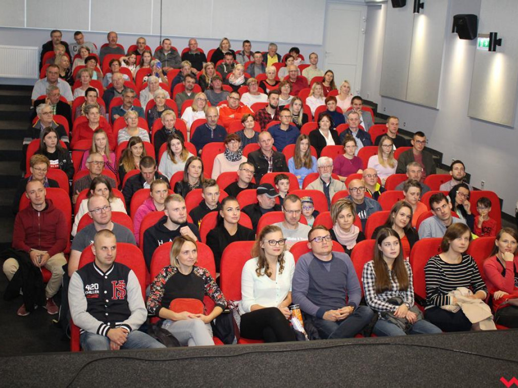 Nowoczesna sala widowiskowo - kinowa w Pyzdrach