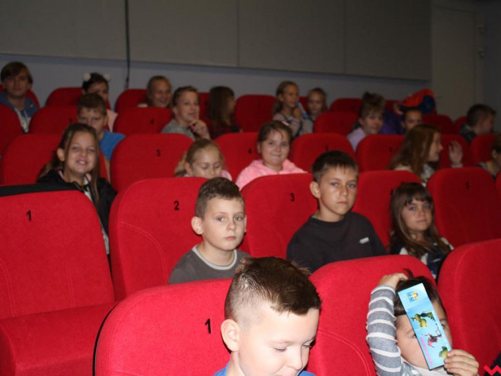 Nowoczesna sala widowiskowo - kinowa w Pyzdrach