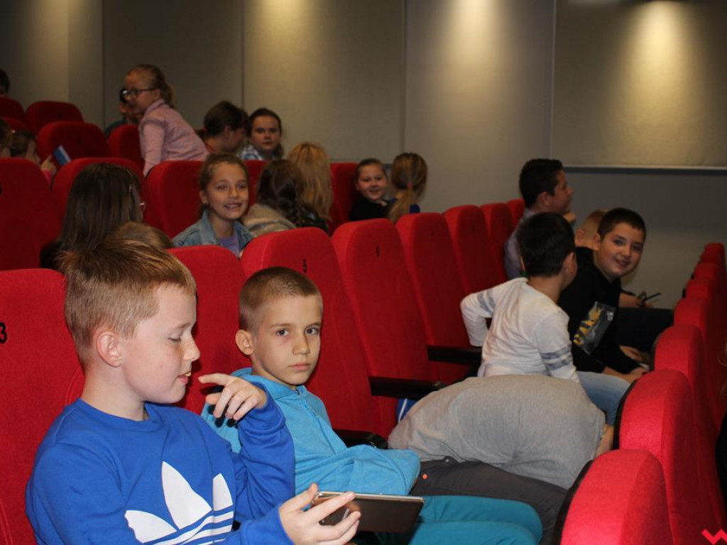 Nowoczesna sala widowiskowo - kinowa w Pyzdrach