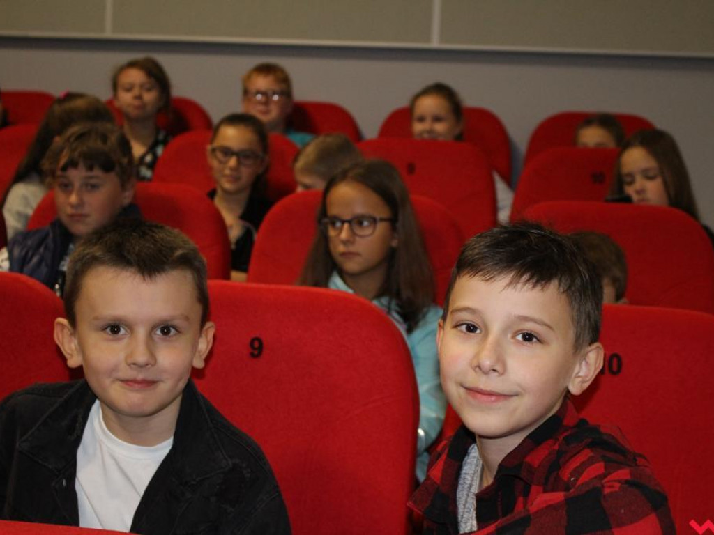 Nowoczesna sala widowiskowo - kinowa w Pyzdrach