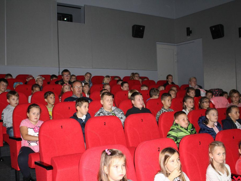 Nowoczesna sala widowiskowo - kinowa w Pyzdrach