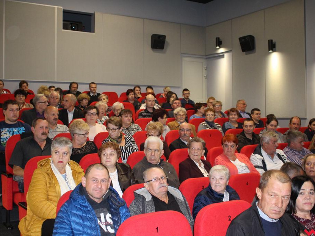 Nowoczesna sala widowiskowo - kinowa w Pyzdrach