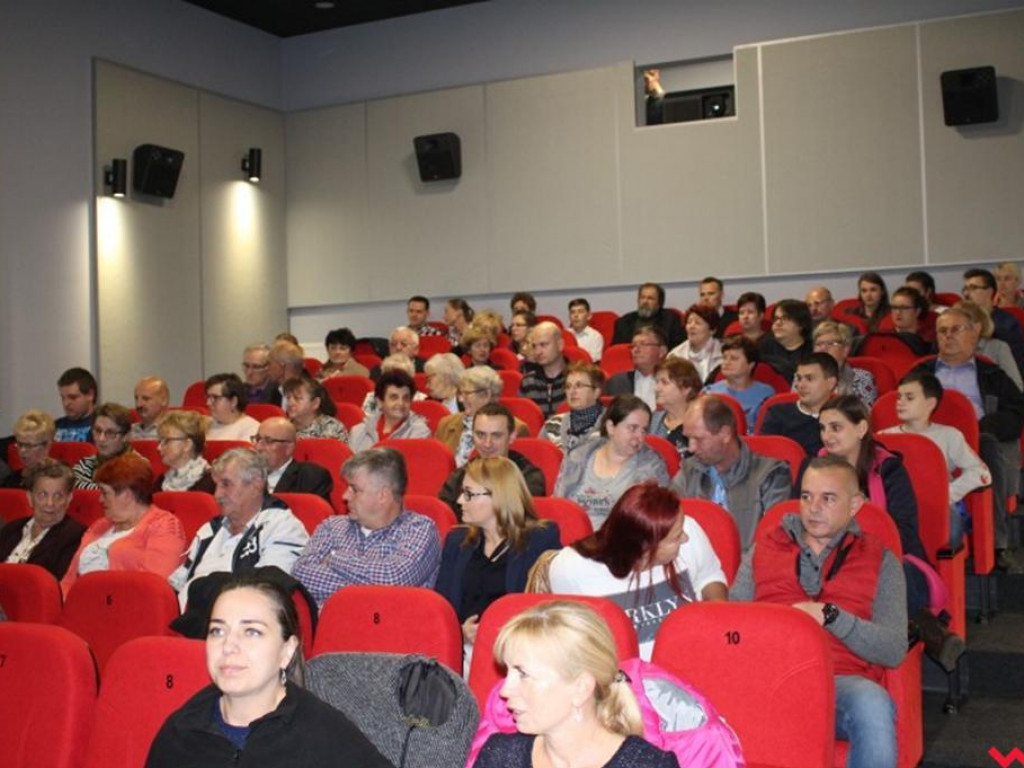 Nowoczesna sala widowiskowo - kinowa w Pyzdrach