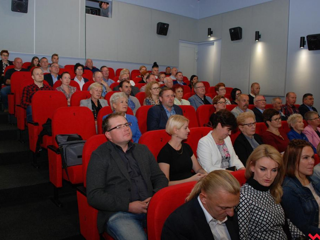 Nowoczesna sala widowiskowo - kinowa w Pyzdrach