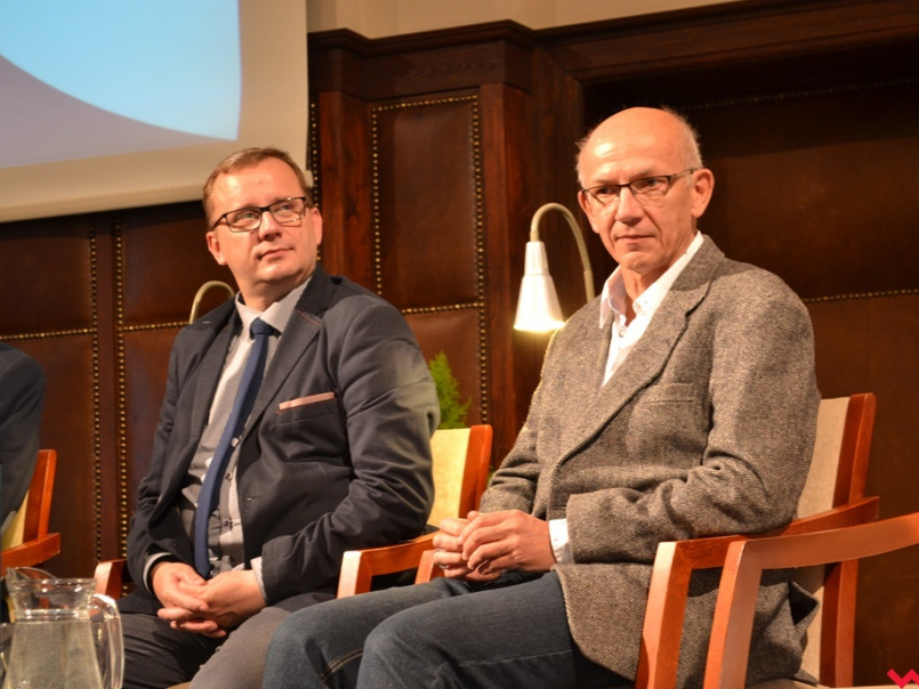 200 lat historii w jednym tomie. Jubileuszowa publikacja powiatu trafiła do rąk czytelników