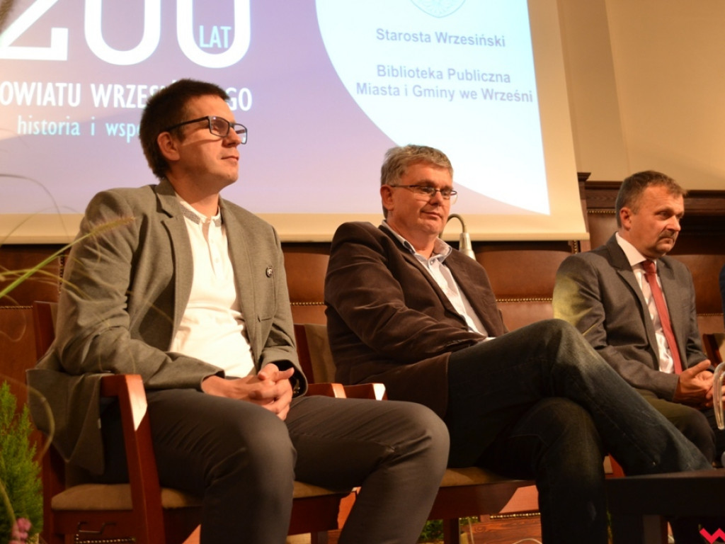 200 lat historii w jednym tomie. Jubileuszowa publikacja powiatu trafiła do rąk czytelników