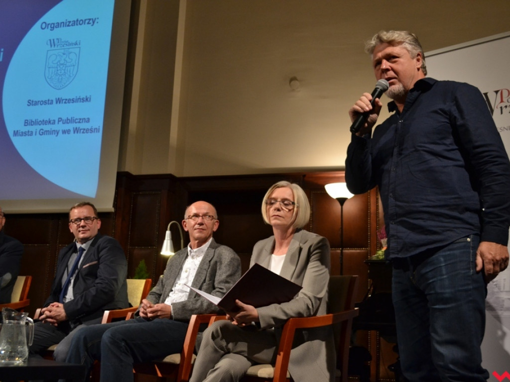 200 lat historii w jednym tomie. Jubileuszowa publikacja powiatu trafiła do rąk czytelników
