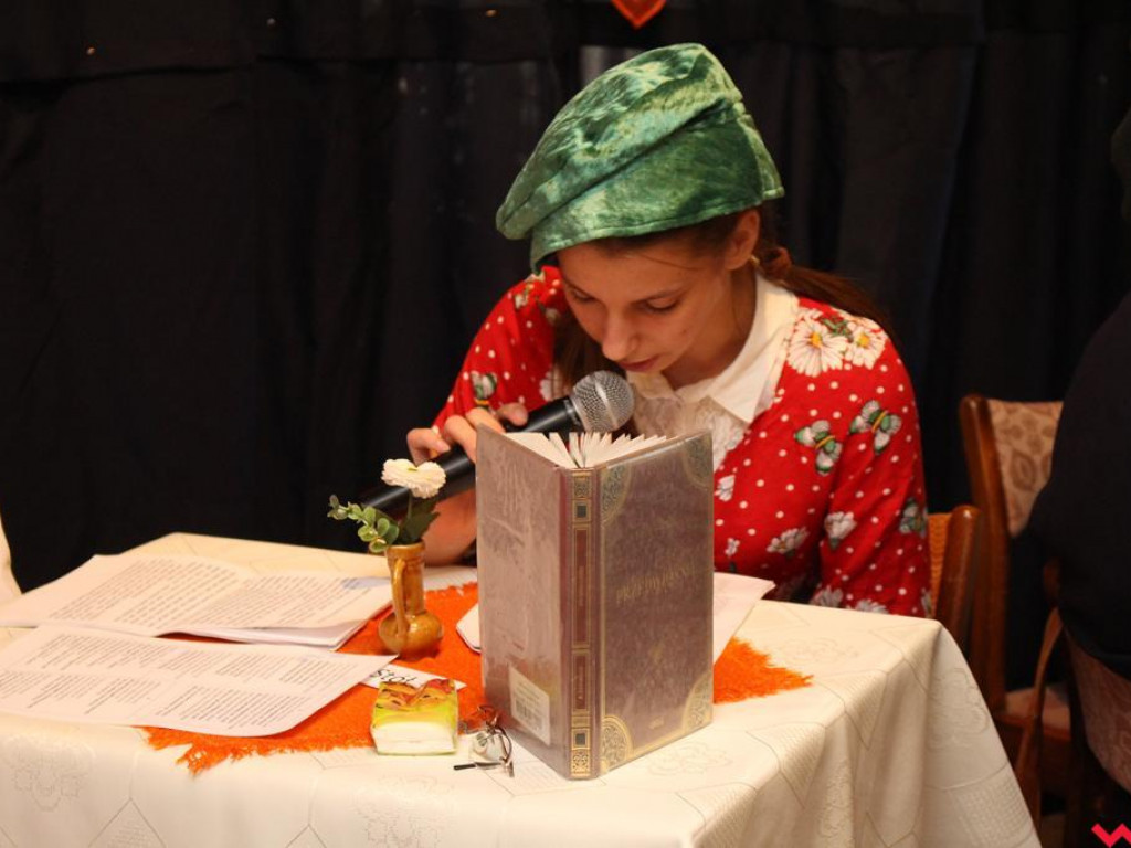 Przedwiośnie na początku jesieni. Narodowe Czytanie w bibilotece
