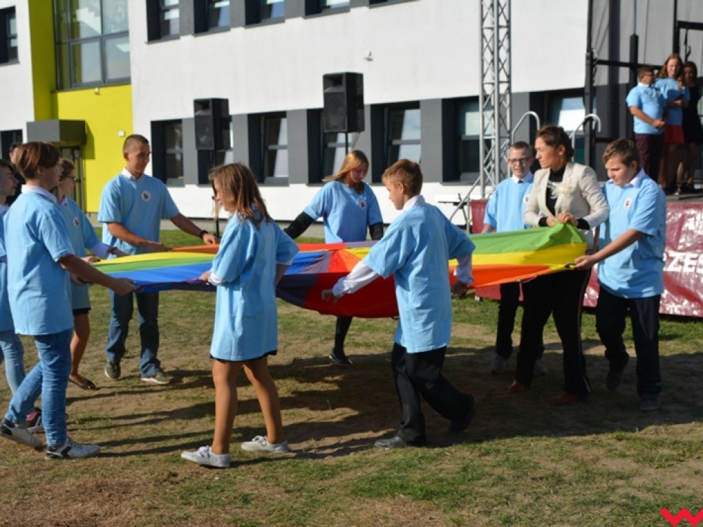 Marzenia się spełniają – Zespół Szkół Specjalnych im. Janusza Korczaka we Wrześni oficjalnie w nowym budynku