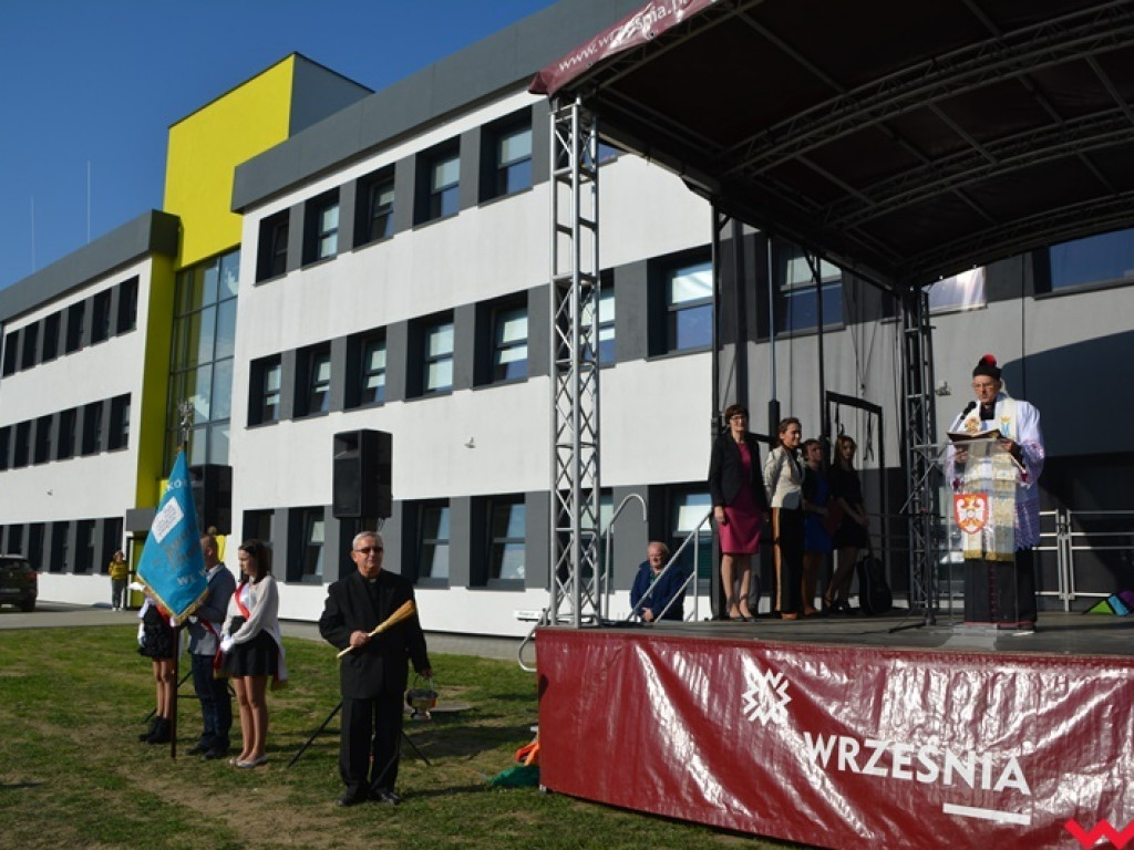 Marzenia się spełniają – Zespół Szkół Specjalnych im. Janusza Korczaka we Wrześni oficjalnie w nowym budynku