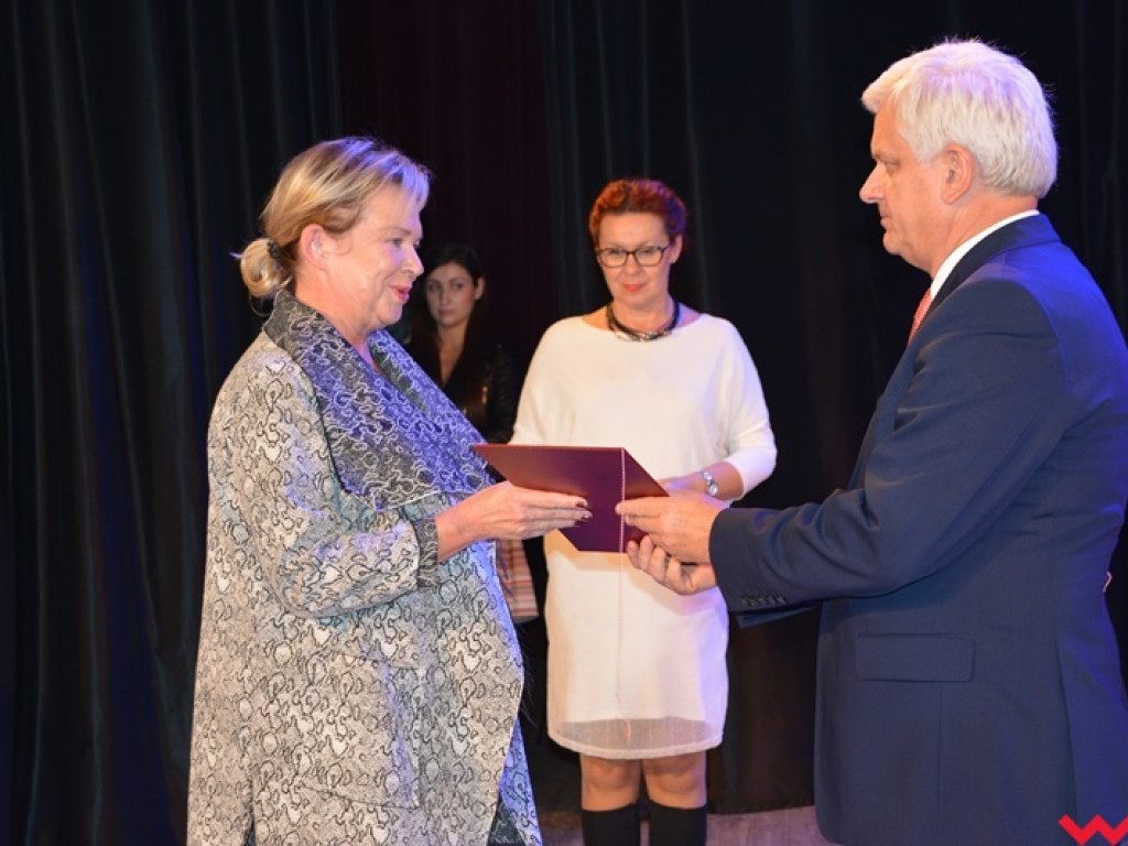 Nauczyciele z gminy Września nagrodzeni z okazji Dnia Edukacji Narodowej