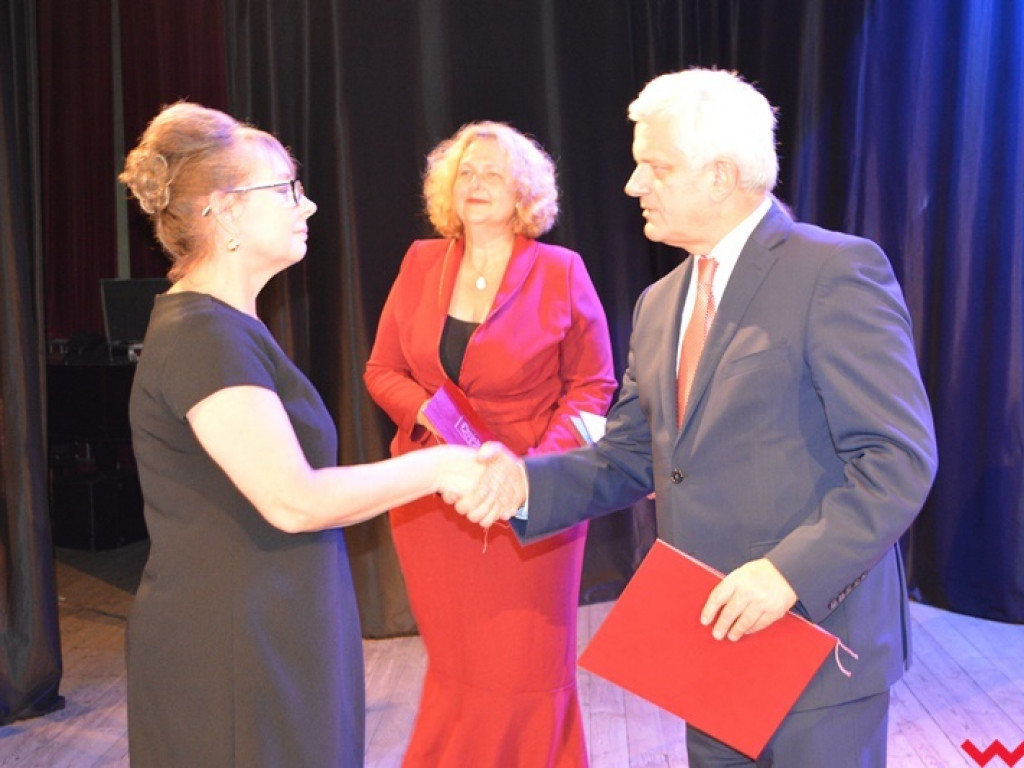 Nauczyciele z gminy Września nagrodzeni z okazji Dnia Edukacji Narodowej