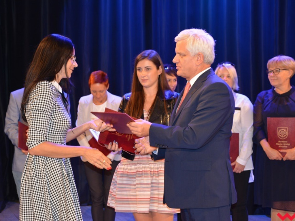 Nauczyciele z gminy Września nagrodzeni z okazji Dnia Edukacji Narodowej