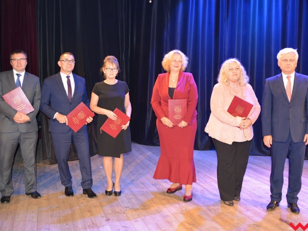 Nauczyciele z gminy Września nagrodzeni z okazji Dnia Edukacji Narodowej