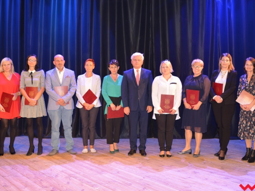 Nauczyciele z gminy Września nagrodzeni z okazji Dnia Edukacji Narodowej