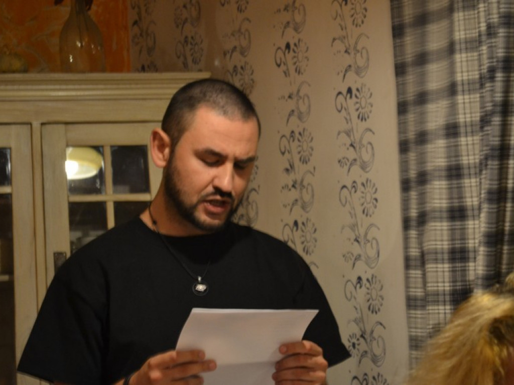 Poeci są wśród nas. Nastrojowy wieczór pełen wierszy wrzesińskich twórców