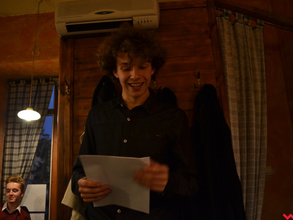 Poeci są wśród nas. Nastrojowy wieczór pełen wierszy wrzesińskich twórców