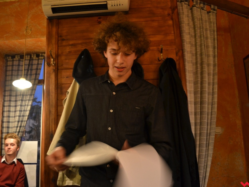 Poeci są wśród nas. Nastrojowy wieczór pełen wierszy wrzesińskich twórców