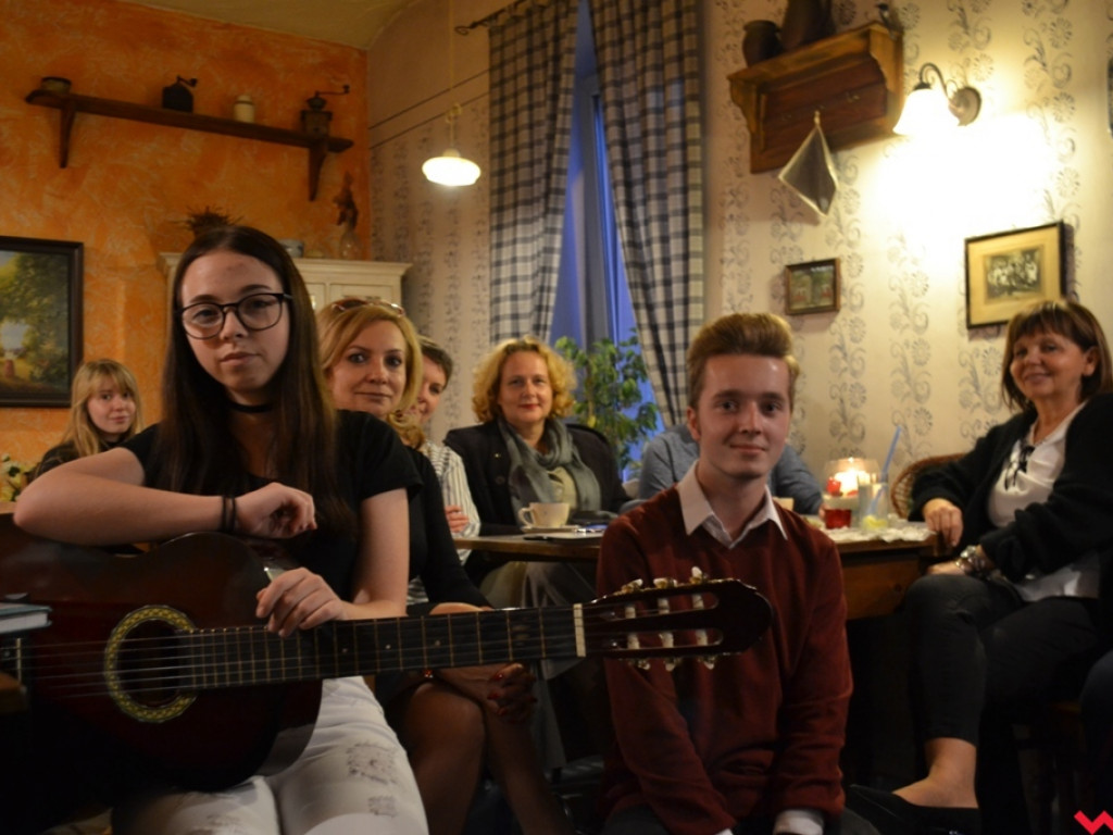 Poeci są wśród nas. Nastrojowy wieczór pełen wierszy wrzesińskich twórców