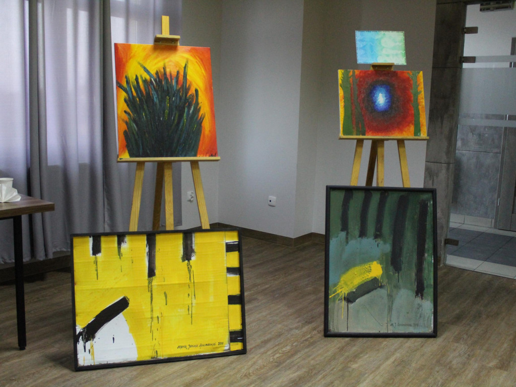 Abstrakcja pokazana na płótnach. Szósty plener malarski został podsumowany