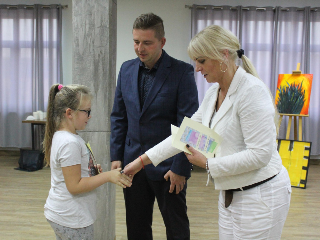 Abstrakcja pokazana na płótnach. Szósty plener malarski został podsumowany