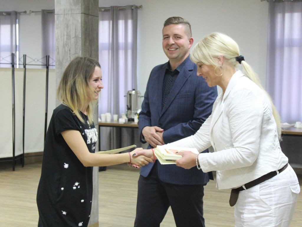 Abstrakcja pokazana na płótnach. Szósty plener malarski został podsumowany