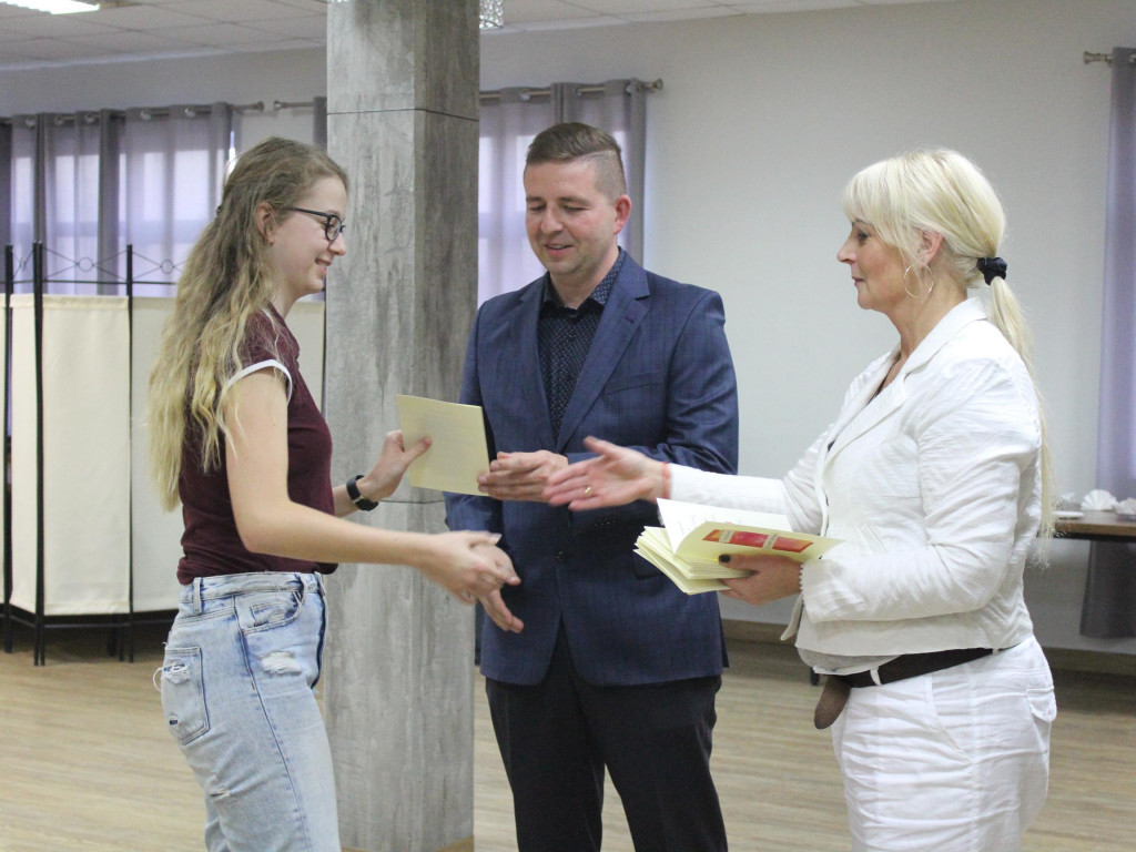 Abstrakcja pokazana na płótnach. Szósty plener malarski został podsumowany