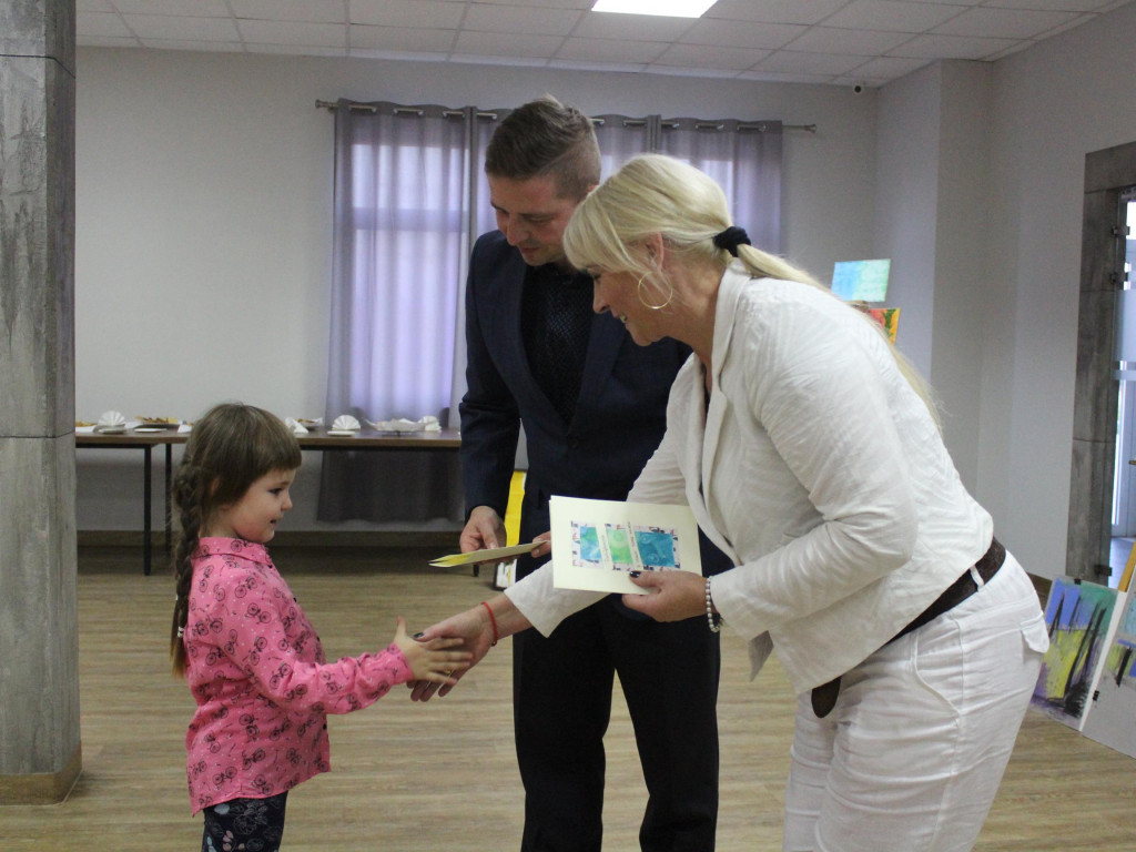 Abstrakcja pokazana na płótnach. Szósty plener malarski został podsumowany